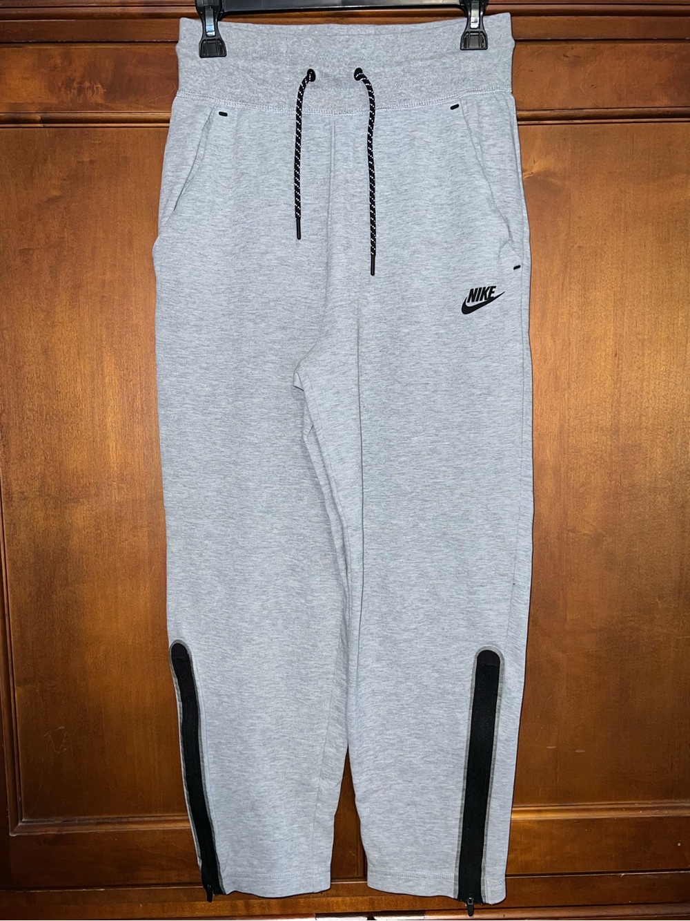 nike straight leg crop sweatpants